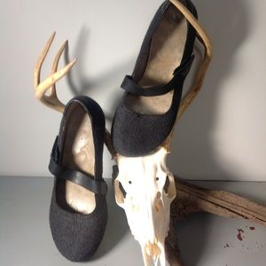 OTBT SZ10 Salem Mary Jane Shoes. Leather upper.